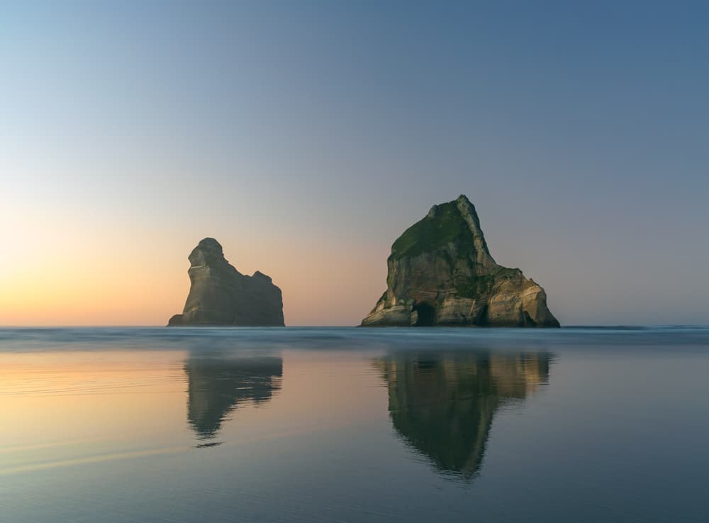 Nelson Lakes & Wharariki Beach photo copyright-paulstamatiou_com-DSC02121