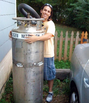 185L Dewar of Liquid Nitrogen