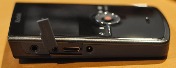 Kodak Zi8 ports and inputs
