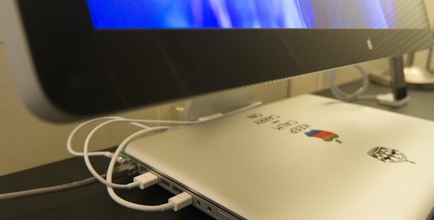 Apple 27-inch LED Cinema Display cables
