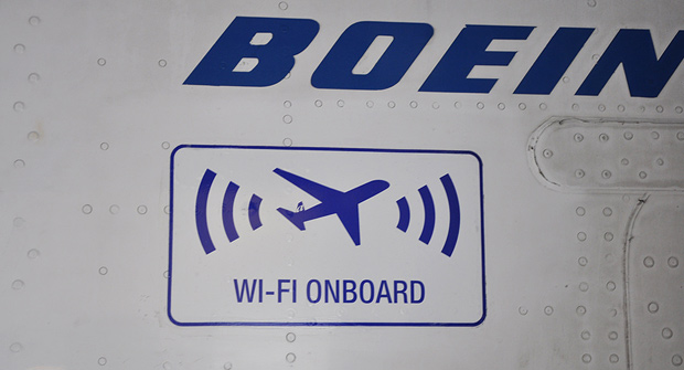 Boeing airplane equipped with Gogo inflight wi-fi - Airtran