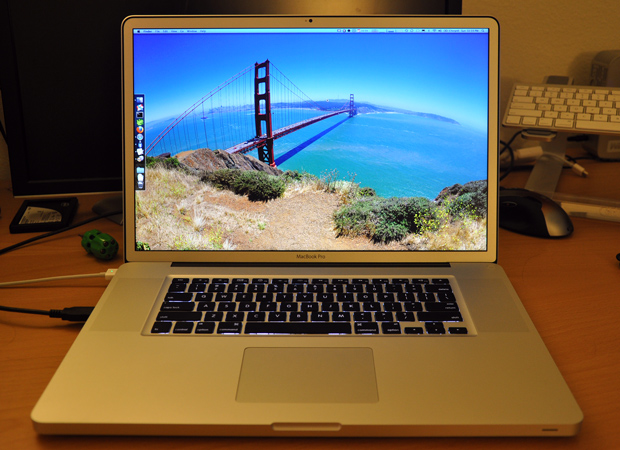 17-inch Apple MacBook Pro with antiglare screen