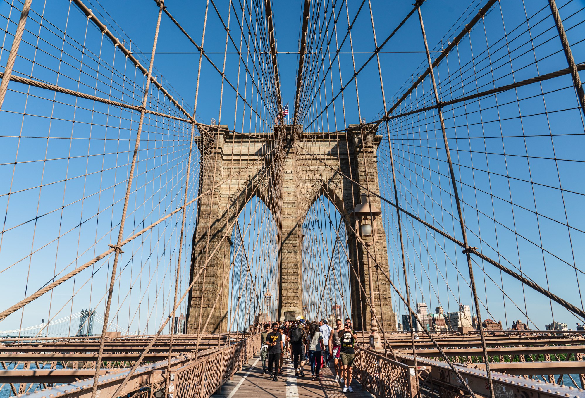Walking across the Brooklyn Bridge to DUMBO